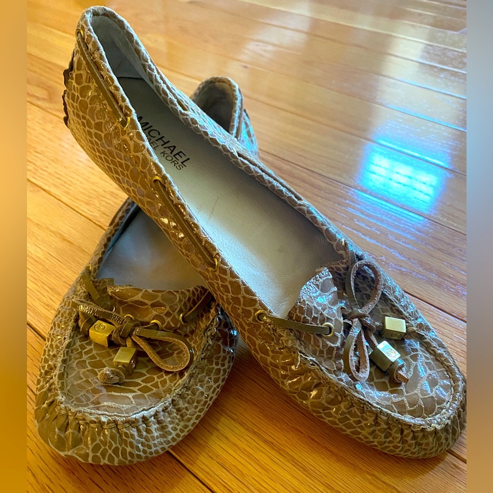 Micheal Kors women flats size 9.5